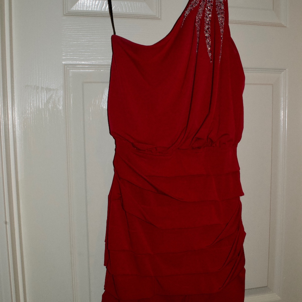 red dress, one shoulder
